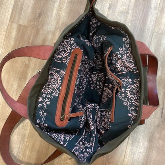 New We The Free Long Weekend Bag!!🔥🔥🔥 - Picture 15 of 16